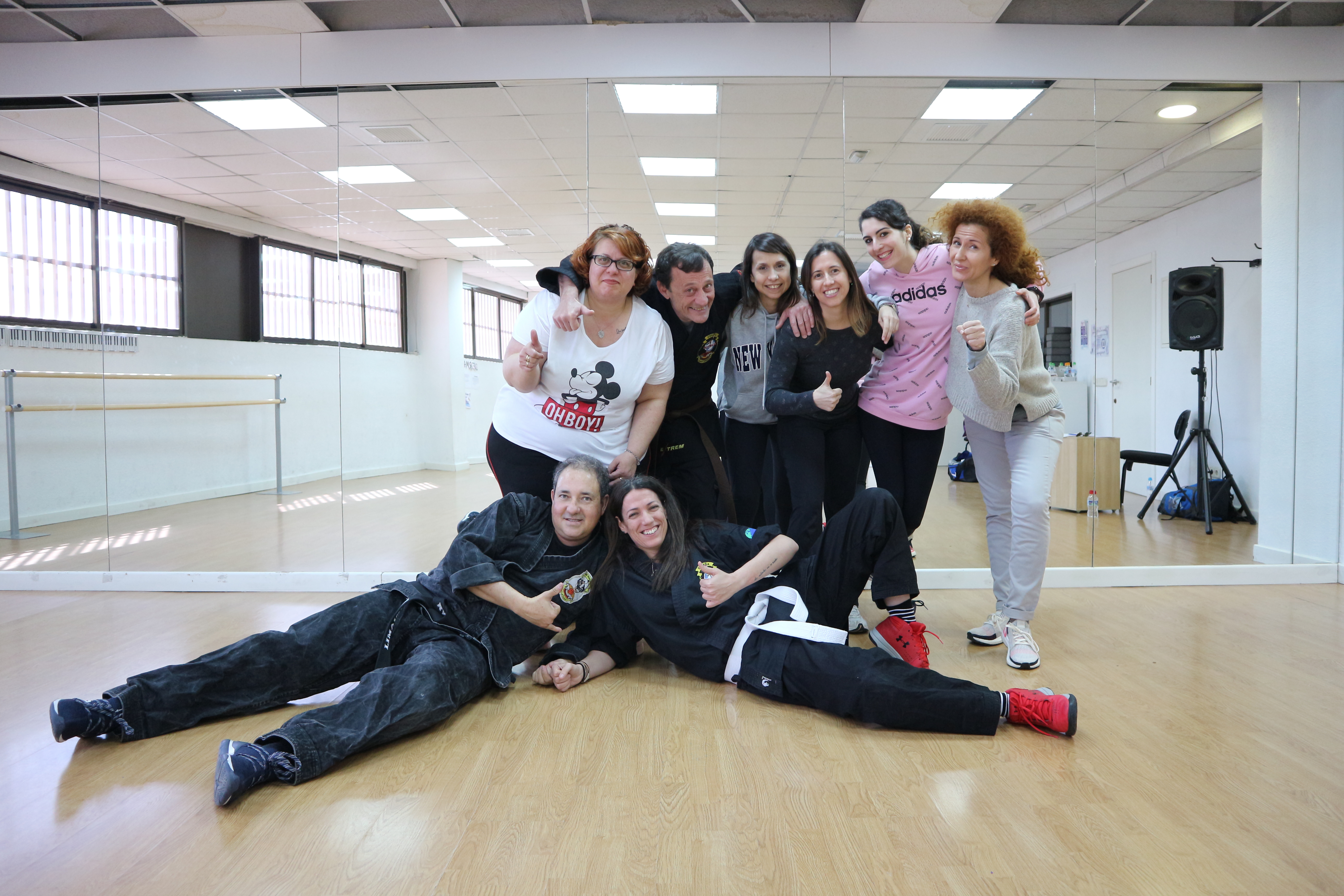 foto grupal taller de defensa personal